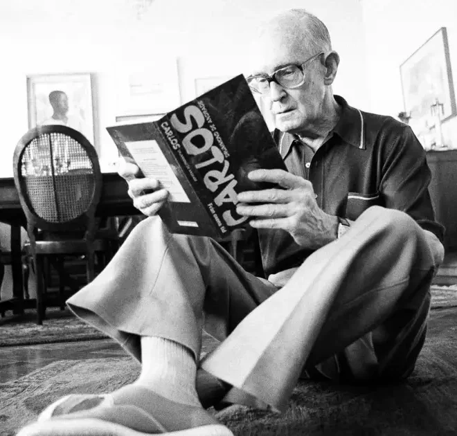 Melhores Livros de Poesia Brasileiros: 10 Obras Essenciais