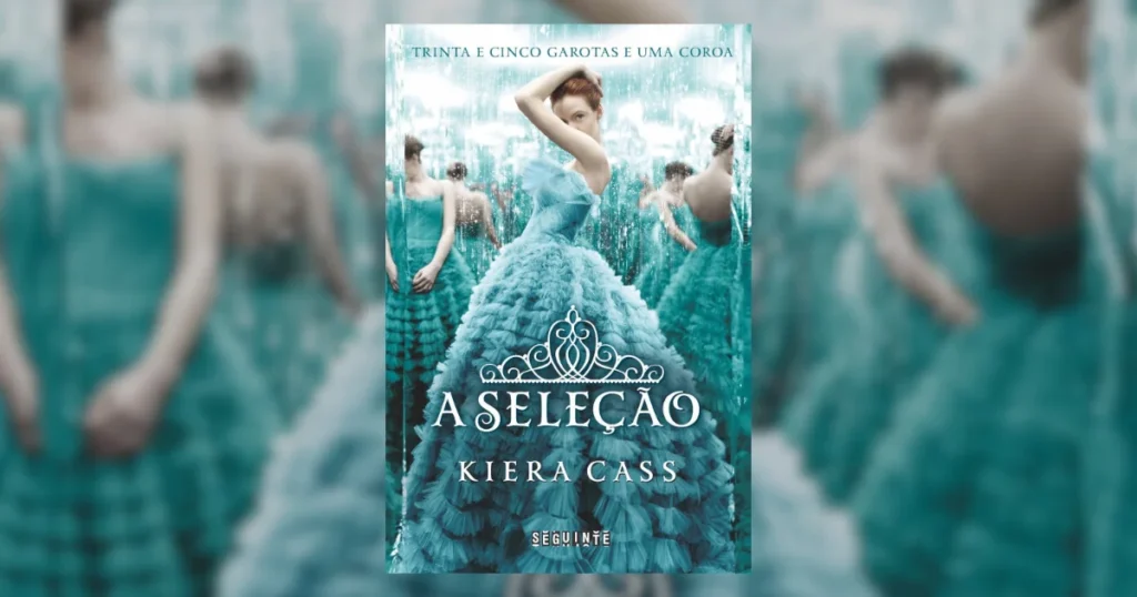 Capa de A Seleção, com a personagem em um vestido azul refletido em espelhos, referência visual na ordem dos livros de A Seleção.